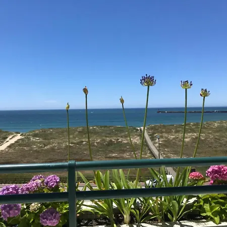 Beachfront Apartment With Sea View Azurara Exterior photo
